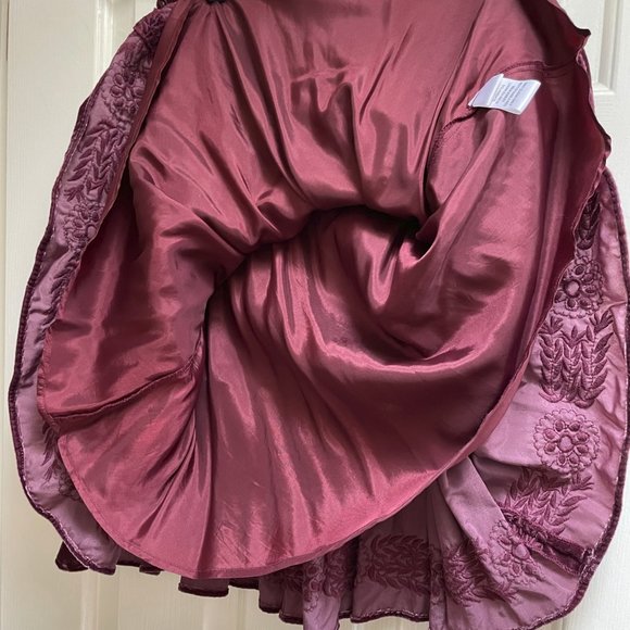 STUNNING Velvet Jacket Skirt, Intricate Embroidery- Max Azria (POCKETS!) - Picture 12 of 16